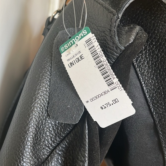 Shoulder bag or crossbody bag. Bought from Simon’s. Never used. - Picture 3 of 4